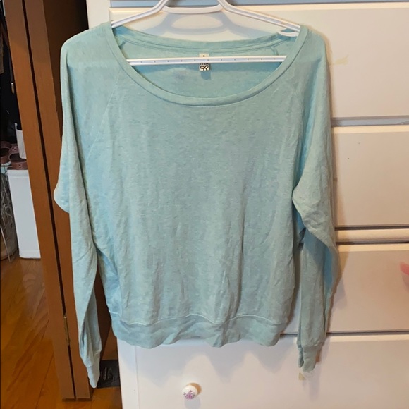 GENTLY USED TNA Light Crew Necks - Picture 4 of 5